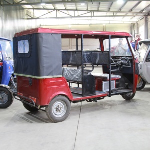 Nouvelle Arrivée Tricycle à Essence Motorisé Tuk-Tuk Couleur Personnalisable Faible Consommation Moteur 200cc <span class=keywords><strong>Taxi</strong></span> pour Longues Distances au Gabon, Afrique - Product Image 4