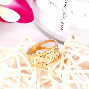 Anillo de compromiso y boda de acero inoxidable, impermeable, hueco y grueso, chapado en oro PVD de 18K, para mujer. - Product Image 5