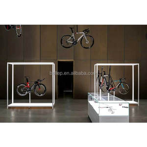Accessoires de vélo électrique moderne, luminaires, magasin de vélo de détail personnalisé, Design d'intérieur pour hommes, Kit de cyclisme de montagne, présentoir au sol - Product Image 5