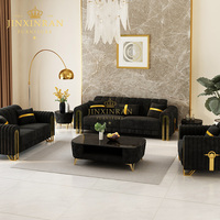 Ensemble de canapés de salon en velours crème, capitonné, en forme de U, avec cadre doré et coussins rayés, moderne, 3+2+1 places, pour hôtel et villa