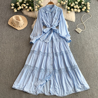 Robe décontractée élégante pour femmes avec empiècements en dentelle, manches longues, coupe trapèze, nœud à la taille et appliques florales pour le quotidien