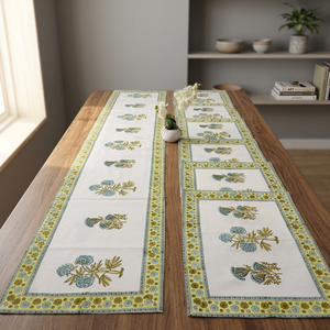 Ensemble de 6 chemins de table en coton imprimé à la main, motif floral vintage classique, bordure jaune, fleurs bleues, réutilisable et lavable pour la maison - Product Image 3