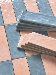 <span class=keywords><strong>Piastrelle</strong></span> a striscia lunga bicolore blu polvere e <span class=keywords><strong>rosa</strong></span>, fatte a mano, per pareti decorative di bagni o docce - Stile Internet Celebrity - Product Image 4