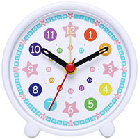 Horloge de bureau en résine avec mouvement silencieux à quartz Design circulaire Horloge mignonne colorée pour la salle de classe des enfants