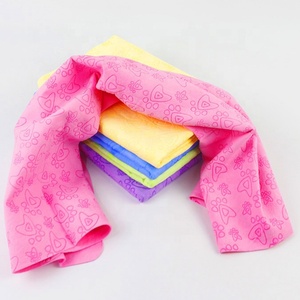 Nouvelle serviette pliée absorbante personnalisée pour chien, petite pochette en tissu PVA chamois de haute qualité pour animaux de compagnie - Product Image 1