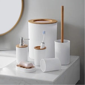 Juego <span class=keywords><strong>de</strong></span> Accesorios <span class=keywords><strong>de</strong></span> <span class=keywords><strong>Baño</strong></span> <span class=keywords><strong>de</strong></span> Seis Piezas con <span class=keywords><strong>Tapa</strong></span> <span class=keywords><strong>de</strong></span> Plástico, Portacepillos <span class=keywords><strong>de</strong></span> Dientes, Jabonera, Escobilla <span class=keywords><strong>de</strong></span> <span class=keywords><strong>Baño</strong></span> para Hotel y Hogar - Product Image 2