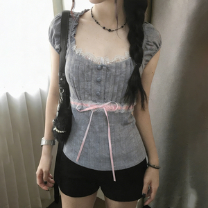 เสื้อท็อปคอเหลี่ยมติดกระดุมแต่งโบว์ลูกไม้สไตล์วินเทจฝรั่งเศส แขนพองทรงสวยเซ็กซี่ - Product Image 3