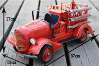 Modèle de camion de pompiers rétro nostalgique, artisanal en fer forgé, miniature d'ancien véhicule de pompiers pour la décoration de la maison, du bar et du café, artisanat décoratif