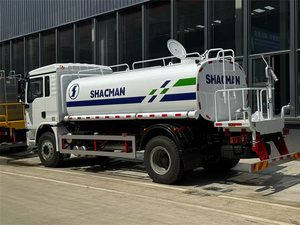 Camión cisterna de agua 6x4, camión cisterna de agua con motor diésel Howo de China National Heavy Duty Truck, con volante a la izquierda. - Product Image 6