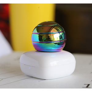 Xu hướng mới kim loại <span class=keywords><strong>Fidget</strong></span> <span class=keywords><strong>Spinner</strong></span> xoay con quay hồi chuyển bóng Máy tính để bàn giải nén Con quay hồi chuyển đồ chơi cảm giác động Bàn đồ chơi cho người lớn - Product Image 3