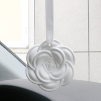 Diffuseur d'huiles essentielles en céramique parfumée suspendu pour armoire et voiture, fleur en porcelaine faite à la main, parfum d'intérieur