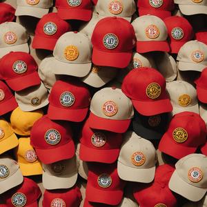 Nouvelle conception, vente chaude, casquette de baseball sportive confortable et douce avec logo imprimé feuille pour femmes et hommes, casquette de protection solaire pour l'extérieur - Product Image 1