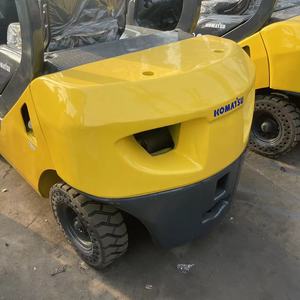 Montacargas Usado Komatsu FD30 Diésel Contrabalanceado de 3 Toneladas, Altura de Elevación de 4500 mm, Camión Amarillo con Motor para Almacén o Patio - Product Image 5