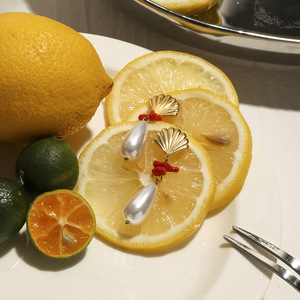 ต่างหูเปลือกหอยมุกทรงหยดน้ำ สแตนเลส สวมใส่ได้ทุกวัน - Product Image 4