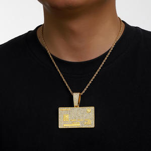 Collares Pesados Personalizados Grandes de Hip Hop Estilo Iced Out con Colgante de Tarjeta de Crédito de Punzón y Cadena Cubana para Disfraces de Hombre - Product Image 4