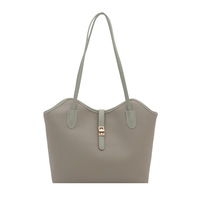 Sac fourre-tout texturé grande capacité pour femme avec bandoulière unique et accent ceinture en cuir style western décontracté