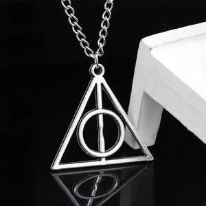 Colliers en alliage pour couple tendance, <span class=keywords><strong>Harry</strong></span> <span class=keywords><strong>Potter</strong></span>, Reliques de la Mort, collier triangle rotatif - Product Image 3