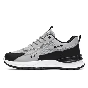 Chaussures de sport pour hommes en cuir véritable, style montantes, avec logo personnalisé, semelle épaisse et résistante à l'usure, pour la marche (OEM/ODM) - Product Image 3