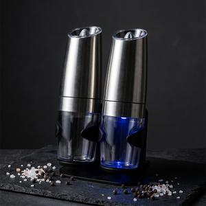 Ensemble de 2 moulins à poivre et à sel électriques à gravité en acier inoxydable, alimentés par 6 piles AAA, avec support, LED bleue, noyau en céramique réglable - Product Image 6