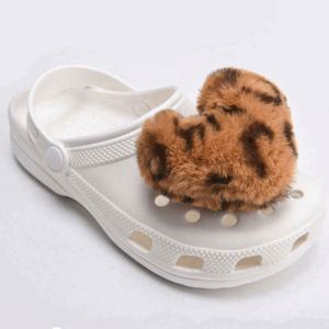 Animal Cute Cartoon Sport <span class=keywords><strong>Food</strong></span> Girl Personnalisé Style Simple Fluffy Cute Faux Fur Pompom Pompon Fur Clog Shoe Charmas - Product Image 5