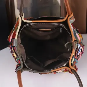 Sacs à main pour femmes à la mode Saison actuelle Polyvalent Couleur florale Patchwork Cuir de vachette de première qualité Fermeture à glissière Sacs fourre-tout décontractés - Product Image 4