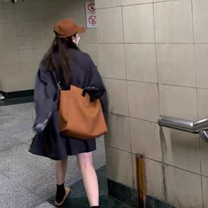 OTATA Sac à bandoulière en nylon pour femme, sacoche messager, toutes saisons, grande capacité, noir, 30x15x40cm - Product Image 4