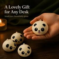 Lot de 4 jouets squishy Panda, blanc crème et noir, avec visages mignons et langue sortie, avec boucle de suspension
