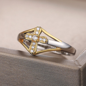 Anello Bicolore Stile Reale per Donne, Creativo e Regolabile, Tono Oro con Cristallo, Gioiello di Moda - Product Image 3