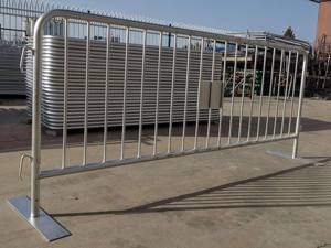 Panneaux <span class=keywords><strong>de</strong></span> clôture <span class=keywords><strong>de</strong></span> contrôle des foules galvanisés personnalisés, amovibles, portables, barrière <span class=keywords><strong>de</strong></span> clôture <span class=keywords><strong>de</strong></span> contrôle des foules, provenant d'une usine chinoise - Product Image 4