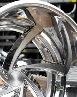 Jantes en alliage forgé 5 branches brossées et polies de 22, 24, 26, 30 pouces, design à lèvre profonde premium, chrome miroir, rayons torsadés aérodynamiques