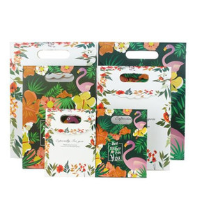 Sac cadeau en papier personnalisé certifié ISO9001 avec poignée, fournisseur approuvé FAMA pour les emballages de mariage, de fête et de vente au détail - Product Image 2