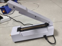 Machine de thermoscellage électrique de poche scellant sous vide alimentaire créatif Clips de sac portables joint d'emballage scellant à impulsion en plastique
