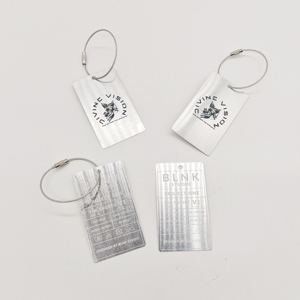 Thời trang nhôm quần áo thẻ biểu tượng tùy chỉnh khắc laser logo dập nổi kim loại treo tag Bạc riêng tư nhãn thẻ - Product Image 6