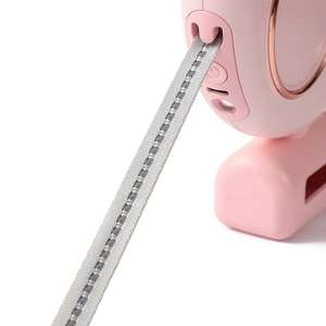 สายจูงสุนัขแบบยืดหดได้สายจูงสัตว์เลี้ยง LED อเนกประสงค์พร้อมถุงอึสายจูงสุนัขแบบชาร์จไฟได้โลโก้กำหนดเอง2025เอง - Product Image 5