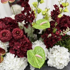 Arreglo Floral de Rosas Artificiales de Seda Rojo Oscuro y Blanco, para Regreso a Clases, Boda, Pasillo, Soporte de Flores para el Suelo, Hecho a Mano - Product Image 3