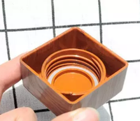 Bouteille d'eau réutilisable carrée en plastique avec couvercle en bambou, personnalisable avec logo, idéale pour les cadeaux promotionnels en gros