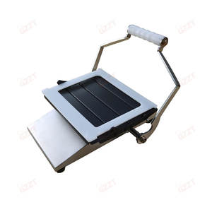 Machine manuelle à rouleaux de riz pour <span class=keywords><strong>sushi</strong></span> en acier inoxydable Machine à fabriquer des rouleaux de <span class=keywords><strong>sushi</strong></span> carrés 35MM 45MM Machine manuelle antiadhésive pour la fabrication de rouleaux de maki - Product Image 3