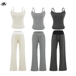 Completo Set 2 Pezzi Casual <span class=keywords><strong>a</strong></span> <span class=keywords><strong>Righe</strong></span>: Canotta e Pantaloni - Abbigliamento Donna Estivo 2026 - Product Image 1