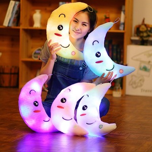Orsacchiotto Luminoso a Forma di Cuore con LED, Cuscino Morbido a Forma di Stella, Peluche Unicorno per San Valentino - Product Image 3