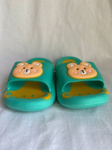 Pantofole Green Bear Face da donna estive antiscivolo con punta aperta e suola in PVC EVA, taglia 24-35 - Product Image 1