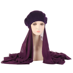 Béret en Chiffon Multicolore de Haute Qualité Nouvelle Arrivée Écharpe pour Femmes Chapeau de Tête Écharpe Populaire Femmes Bérets d'Hiver <span class=keywords><strong>avec</strong></span> Écharpe - Product Image 3