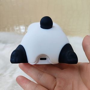 Linda Lámpara Nocturna LED de Panda, Lámpara Infantil de Silicona Suave, Lámpara de Noche Recargable por USB con Cambio Automático de Color - Product Image 5