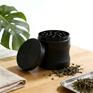 Moulin à herbes sèches moderne de 63 mm à taille fine, 4 couches, en alliage de zinc antidérapant, avec logo personnalisé, vente en gros d'usine - Product Image 1