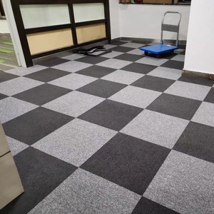 Piastrelle per Pavimenti in Moquette Autoadesive Grigie in PP <span class=keywords><strong>di</strong></span> Alta Qualità per Uffici Commerciali 50x50 - Product Image 4