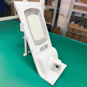 Lampe solaire professionnelle pour rue 300W IP65 avec caméra <span class=keywords><strong>CCTV</strong></span>, conception tout-en-un pour l'éclairage de sécurité en extérieur - Product Image 3