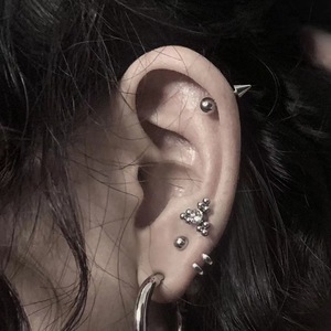 YICAI Minimalista Spike Cartílago Pendientes Acero Inoxidable Spike Ball <span class=keywords><strong>Daith</strong></span> Rock Tragus Helix Piercings Para Mujer <span class=keywords><strong>Hombre</strong></span> - Product Image 2