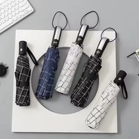 Parapluie à double usage entièrement automatique à trois volets avec colle noire Design créatif personnalisable