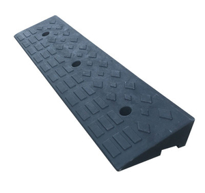 Rampa de acera antideslizante con diseño texturizado, de seguridad, para vehículos, de caucho - Product Image 1