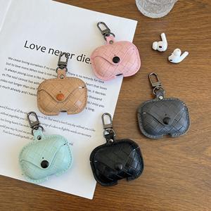 Nueva Funda Protectora de Cuero Tejida a Mano para Auriculares Apple AirPods 1/2/3/4/5, Resistente a Impactos - Product Image 1