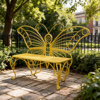 Banc de jardin en métal peint en jaune de la marque Modern Ripple, motif papillon